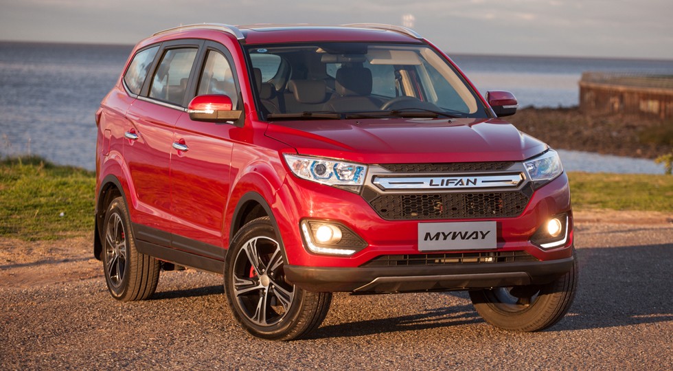 Доля «китайцев» в России падает. Lifan X70 бьёт Geely Atlas ценой - «Foton»