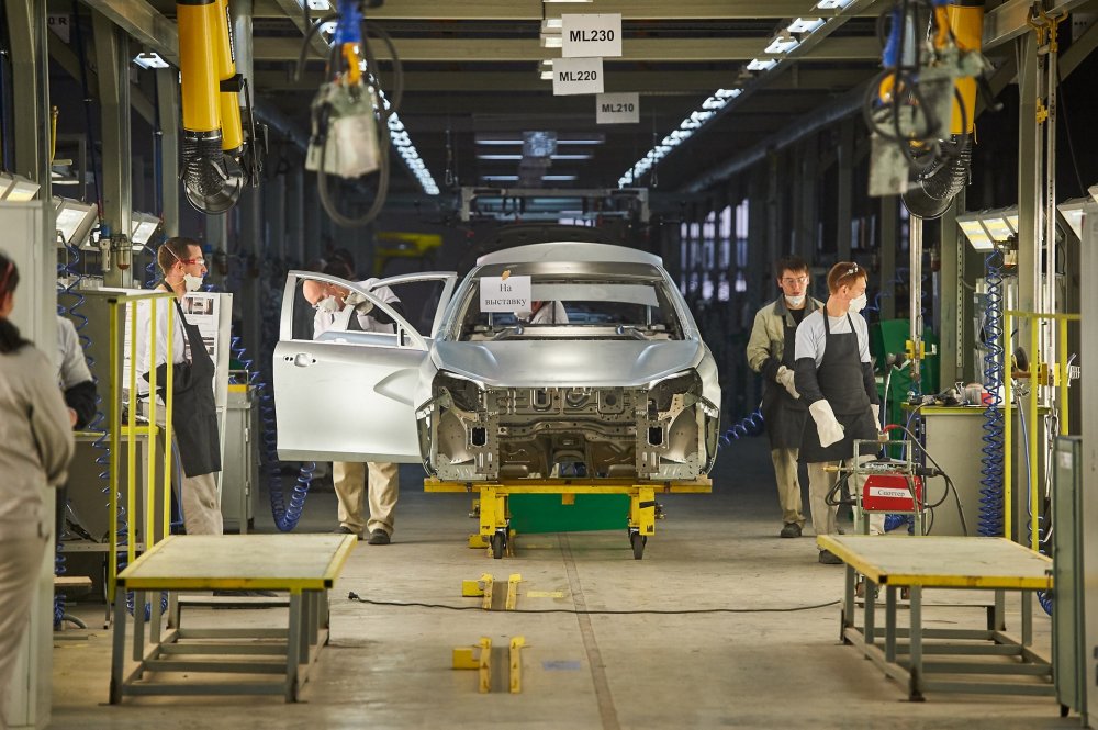 Без подушек безопасности, ABS и на Евро-2: как работает отечественный автопром под санкциями - «ГАЗ»