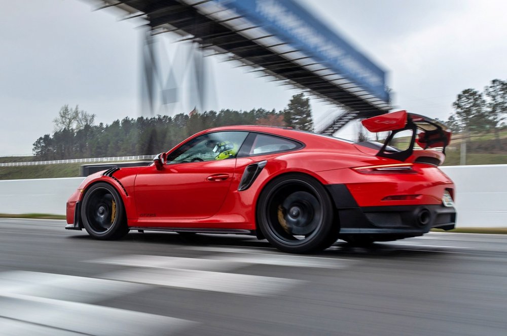 Новый Porsche 911 GT2 RS станет первым гибридом в семействе, но пока без розетки - «Автоновости»
