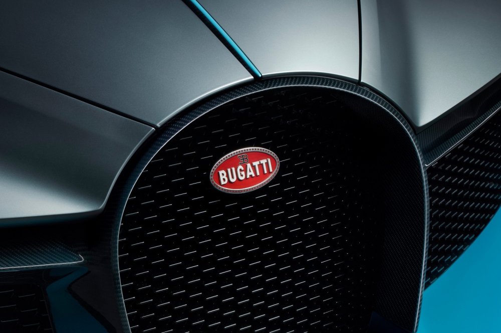Преемника Bugatti Chiron покажут в следующем году: V8 вместо W16 и гибридная надстройка - «Автоновости»