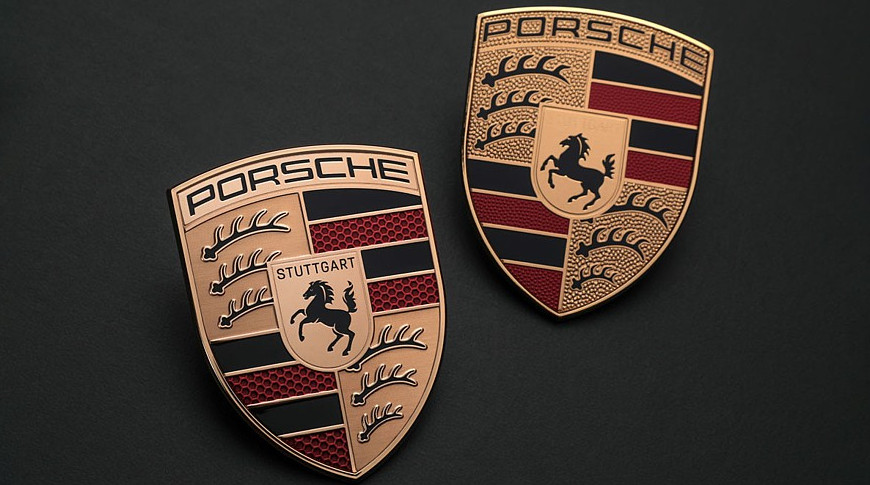 Версии Turbo моделей Porsche получили логотип в новом цвете и другое оформление салона - «Автоновости»