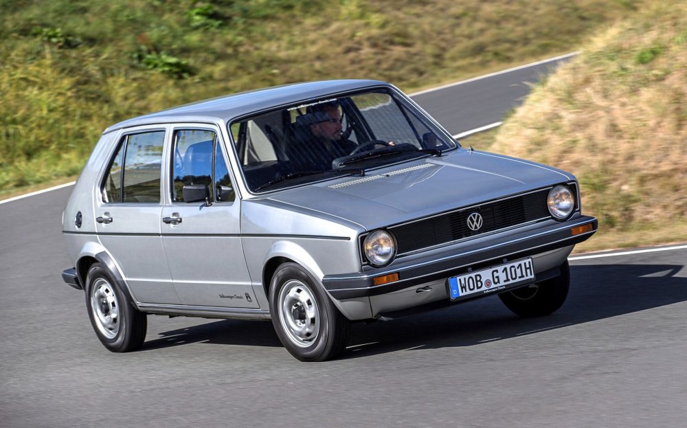 Volkswagen Golf отмечает 50-летие с момента запуска в производство - «Автоновости»