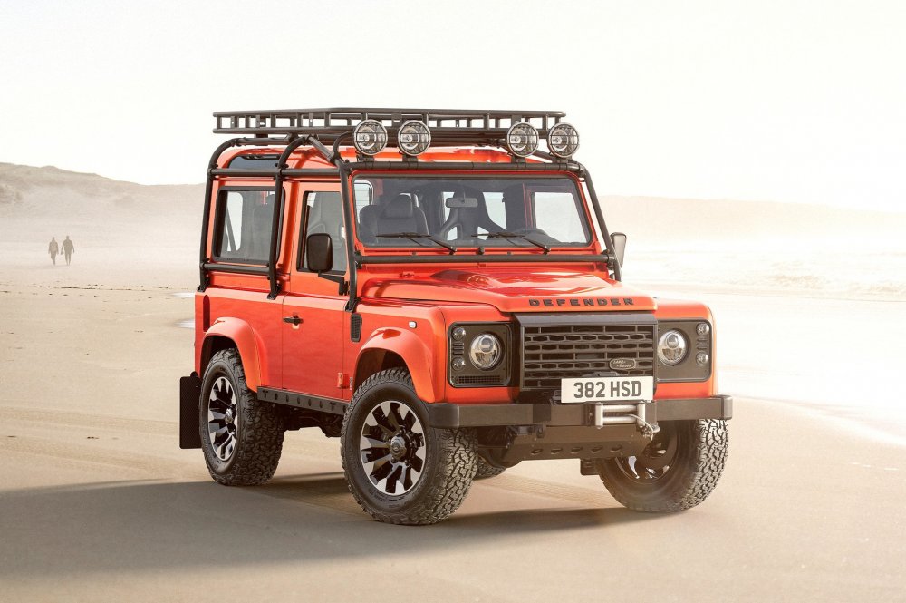 Эта музыка будет вечной: JLR начинает неограниченное производство Classic Defender V8 - «Автоновости»