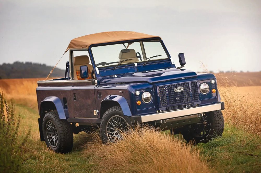 Рестомод Land Rover Defender от Kingsley Re-Engineered: деревенский шик с мотором V8 - «Автоновости»