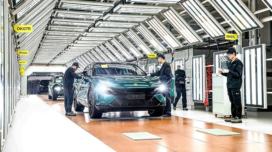 Проклятые пошлины: Lotus не может выполнить план по продажам и терпит убытки - «Автоновости»