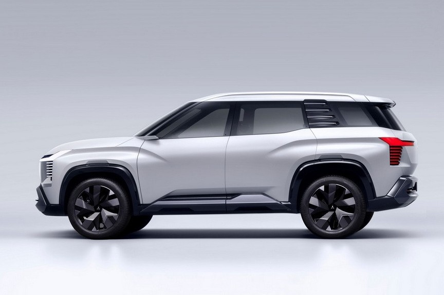 Mitsubishi анонсировала новинку: возможно, это кроссовер Destinator по мотивам DST Concept - «Автоновости»