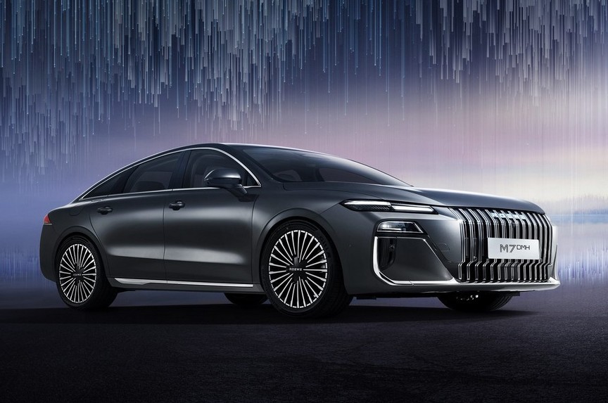 Показан большой седан Roewe M7 DMH в новом стиле от бывшего дизайнера BMW и Volkswagen - «Автоновости»