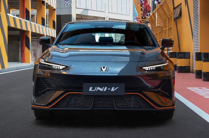 Changan Uni-V с новым дизайном: больше официальных фото - «Автоновости»