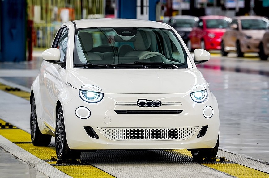 Итальянцы показали новый бензиновый Fiat 500 со старым мотором - «Автоновости»