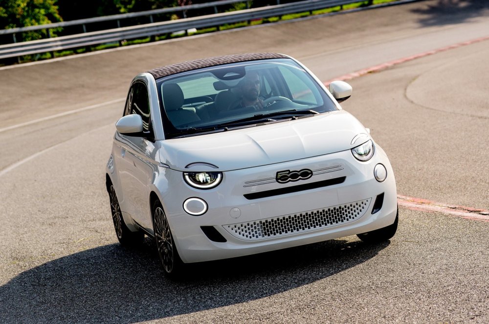 Итальянцы показали новый бензиновый Fiat 500 со старым мотором - «Автоновости»