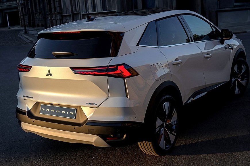 Новый Mitsubishi Grandis: вместо минивэна — ещё один клон паркетника Renault - «Автоновости»