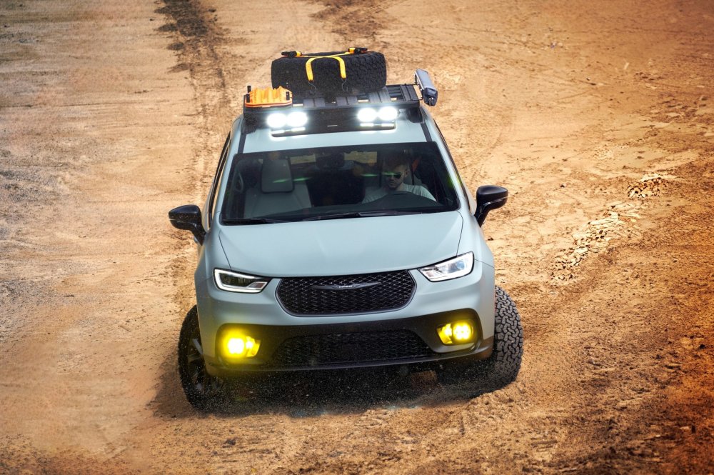 Минивэн Chrysler Pacifica прикинулся внедорожником: версия Grizzly Peak для турпоходов - «Автоновости»
