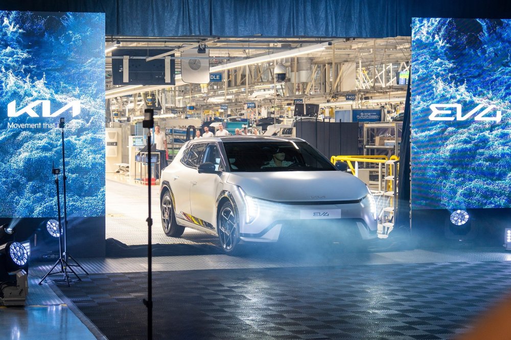 На замену Kia Ceed: в Словакии стартовало производство хэтчбека Kia EV4 - «Автоновости»