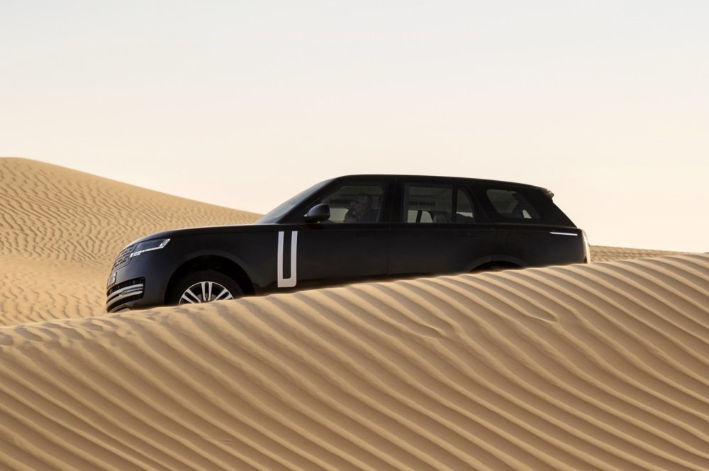 В Jaguar Land Rover сменился гендиректор: индиец Баладжи вместо британца Марделла - «Автоновости»