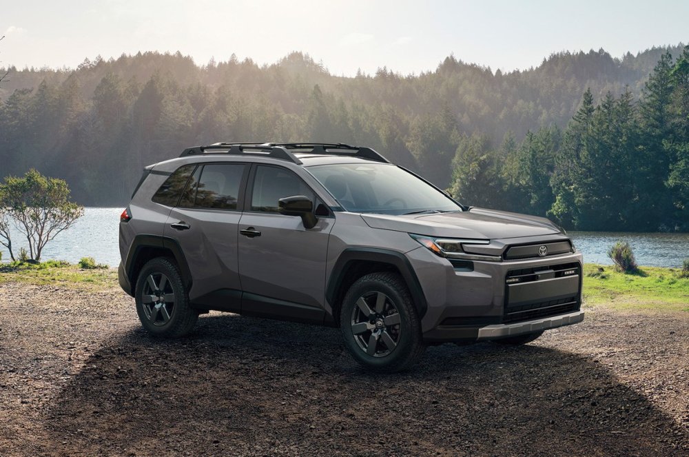 У Toyota Land Cruiser Prado и RAV4 могут появиться электрические версии - «Автоновости»
