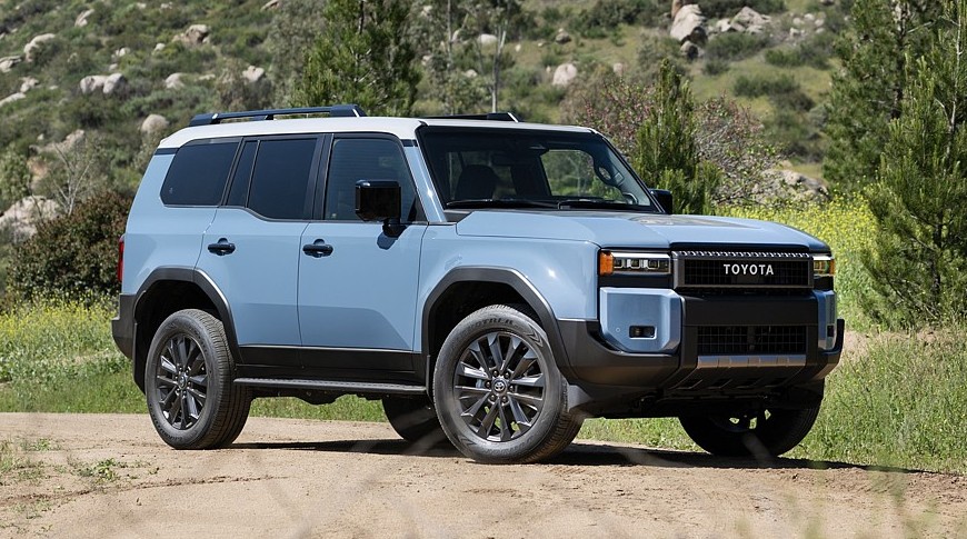 У Toyota Land Cruiser Prado и RAV4 могут появиться электрические версии - «Автоновости»