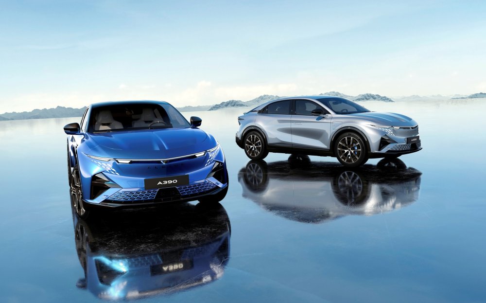 Alpine A390 готовится к старту продаж: цены ниже, чем у Porsche Macan, но всё равно дорого - «Автоновости»