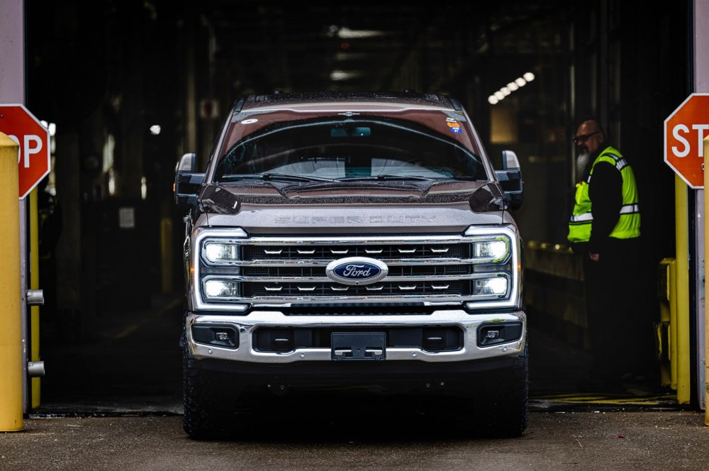 Ford наращивает производство пикапов F-150 и Super Duty, а выпуск Lightning будет на паузе - «Автоновости»