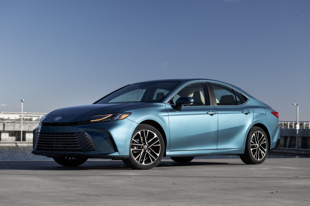 Toyota собирается продавать в Японии Camry, Highlander и Tundra с американской пропиской - «Автоновости»