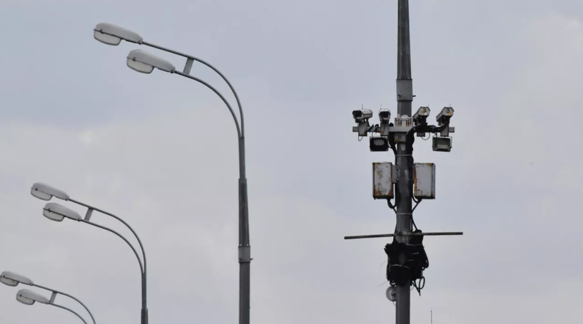 В Москве камеры с ИИ теперь фиксируют блокировку проезда и помехи пешеходам - «ГИБДД»