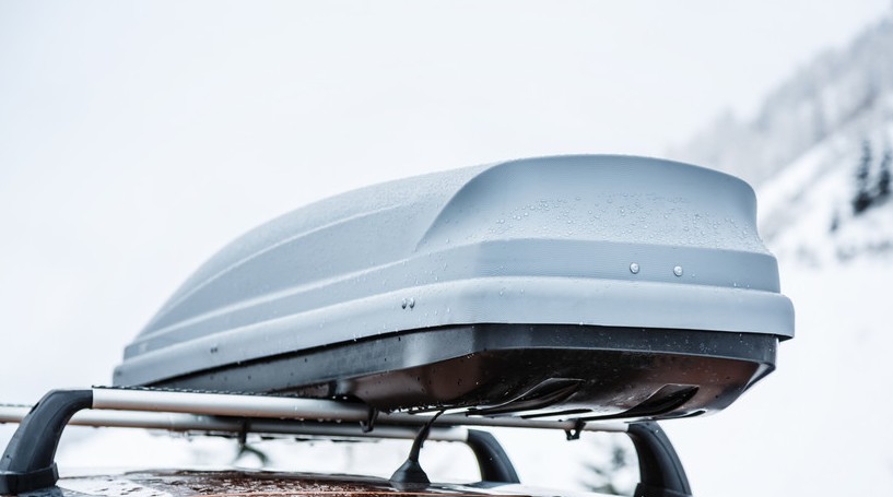 Автоэксперт Попов пояснил, нужно ли регистрировать автобокс на крыше машины - «ГИБДД»