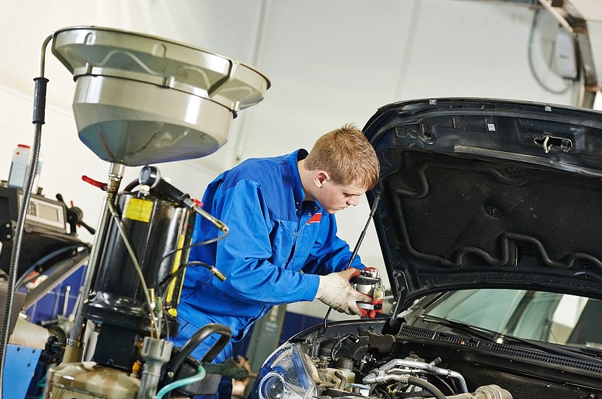 Эксперты рассказали как вязкость масла спасает ваш двигатель - «Автоновости»