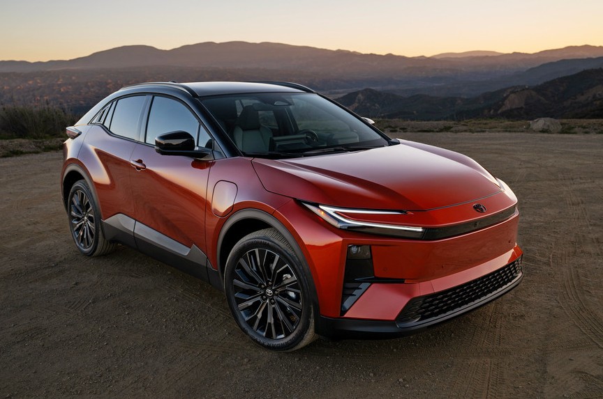 Полноприводный кроссовер Toyota C-HR: дешевле брата Subaru Uncharted в аналогичных версиях - «Автоновости»