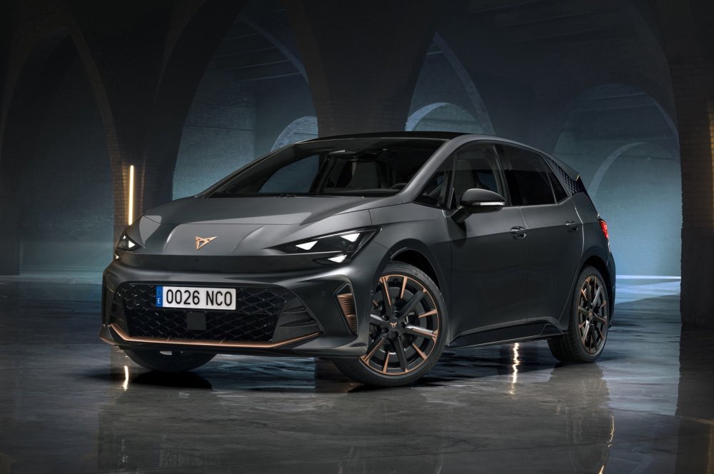 Обновлён хэтчбек Cupra Born: фирменный «нос», физические кнопки на руле, больше запас хода - «Автоновости»