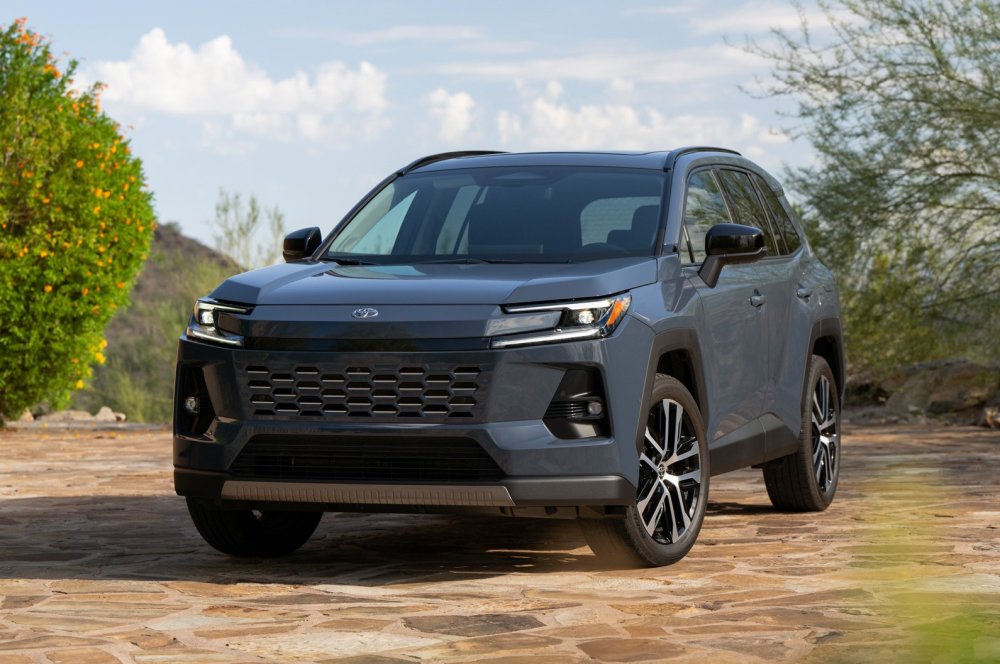 Toyota собирается нарастить объём производства RAV4, Camry и Grand Highlander - «Автоновости»