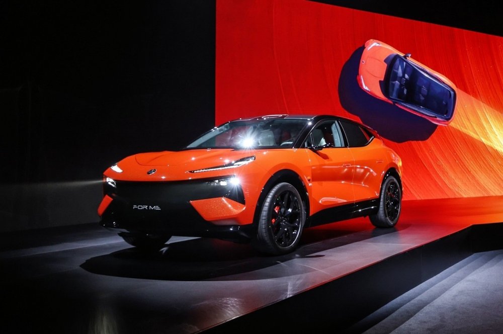В Китае представлен plug-in гибридный кроссовер Lotus For Me с техникой от Zeekr - «Автоновости»