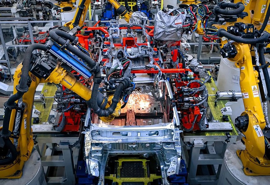 Завод в Санкт-Петербурге возвращается к работе: сварен первый кузов кроссовера Jeland - «Автоновости»