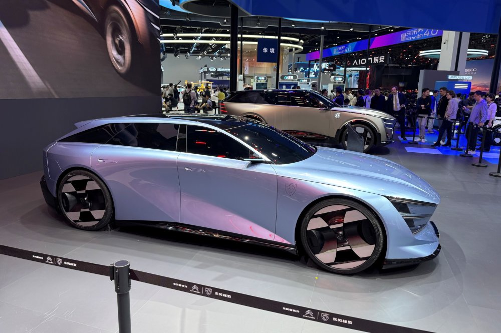 Марка Peugeot показала в Пекине потенциального преемника модели 508 и большой SUV - «Автоновости»