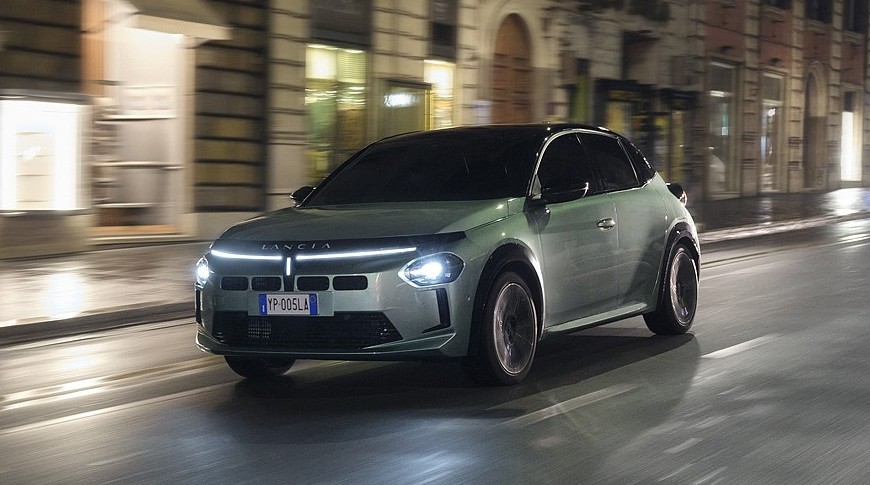 У хэтчбека Lancia Ypsilon появилась чисто бензиновая версия с механической коробкой - «Автоновости»