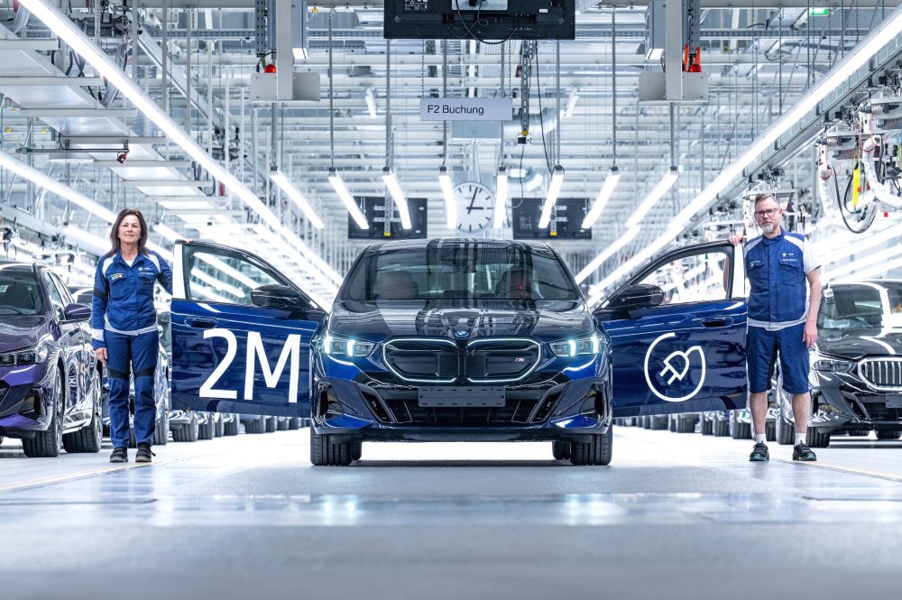 Натужная гордость: BMW Group отчиталась о выпуске двухмиллионного электромобиля - «Автоновости»
