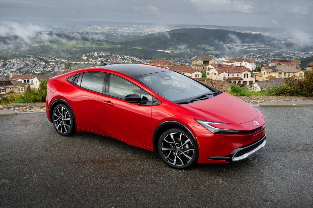 Toyota освежила Prius и хэтчбек Corolla: скромные обновки и подорожание - «Автоновости»