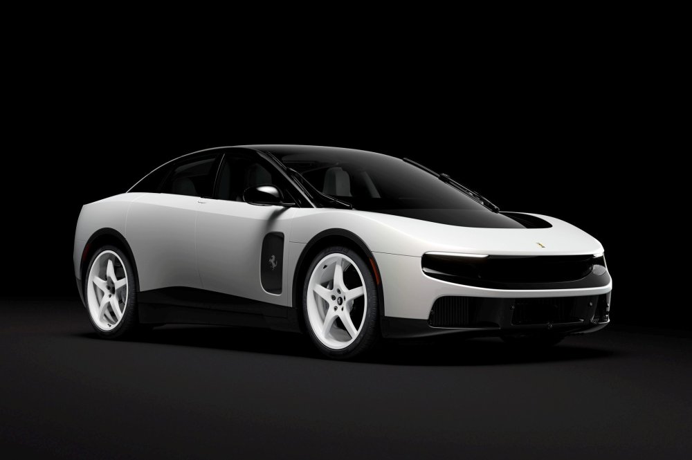 Весь в белом и за миллион: «нулевой» Ferrari Luce продадут на аукционе - «Автоновости»