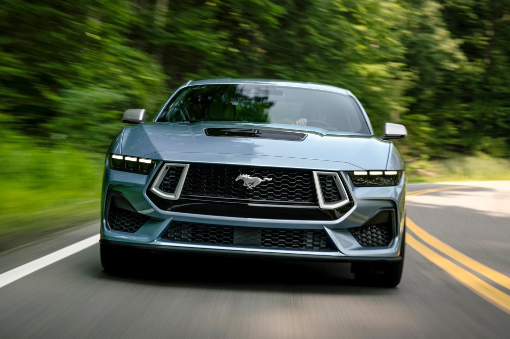 Ford показал четырёхдверный Mustang дилерам: он будет стоить менее 40 000 долларов - «Автоновости»