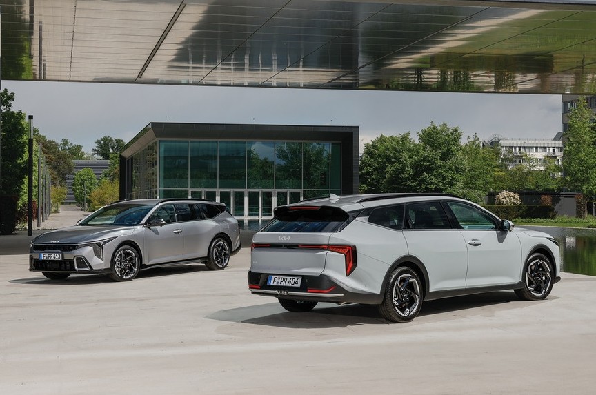 Хэтчбек и универсал Kia K4 с новой начинкой скоро стартуют в Европе - «Автоновости»