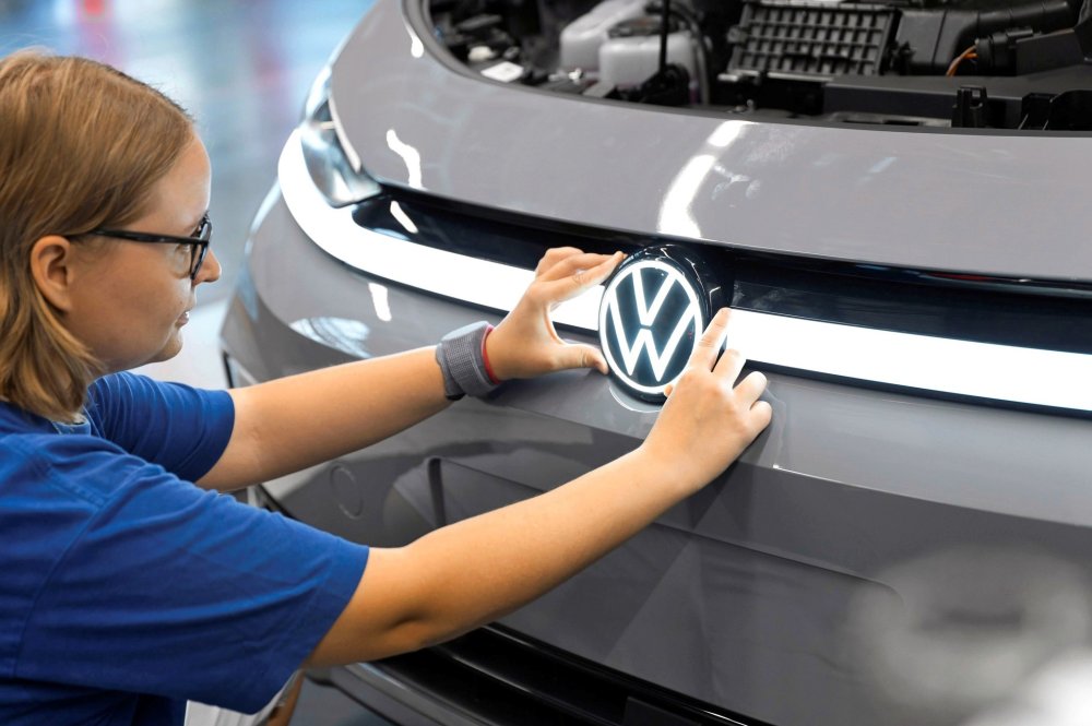 Новый антикризисный план Volkswagen Group: конец Seat и 50 000 человек под сокращение - «Автоновости»