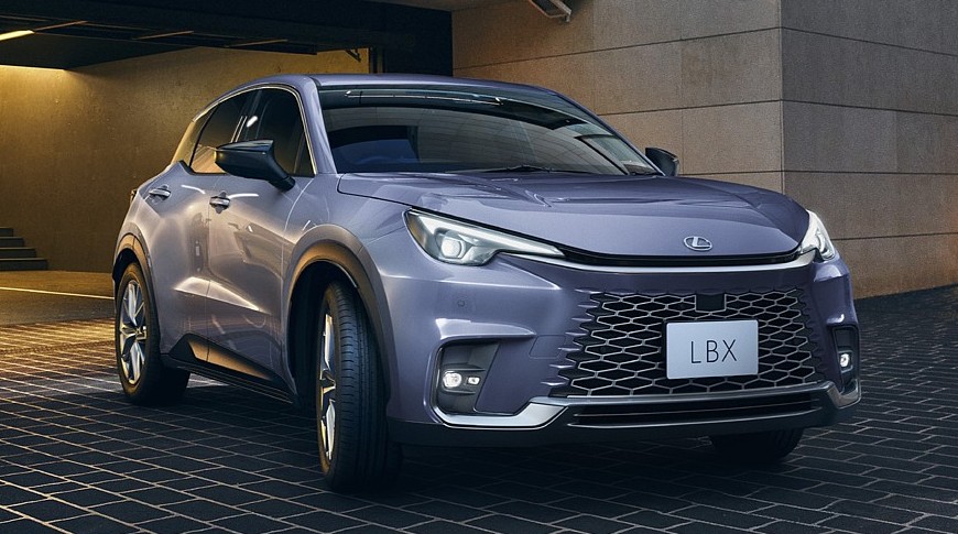 Кроссовер Lexus LBX получил несколько обновок на домашнем рынке - «Автоновости»