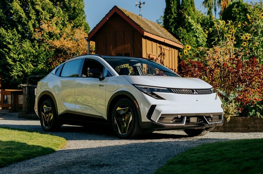 Mitsubishi Eclipse Sportback EV: намного дороже донорского и непопулярного Nissan Leaf - «Автоновости»